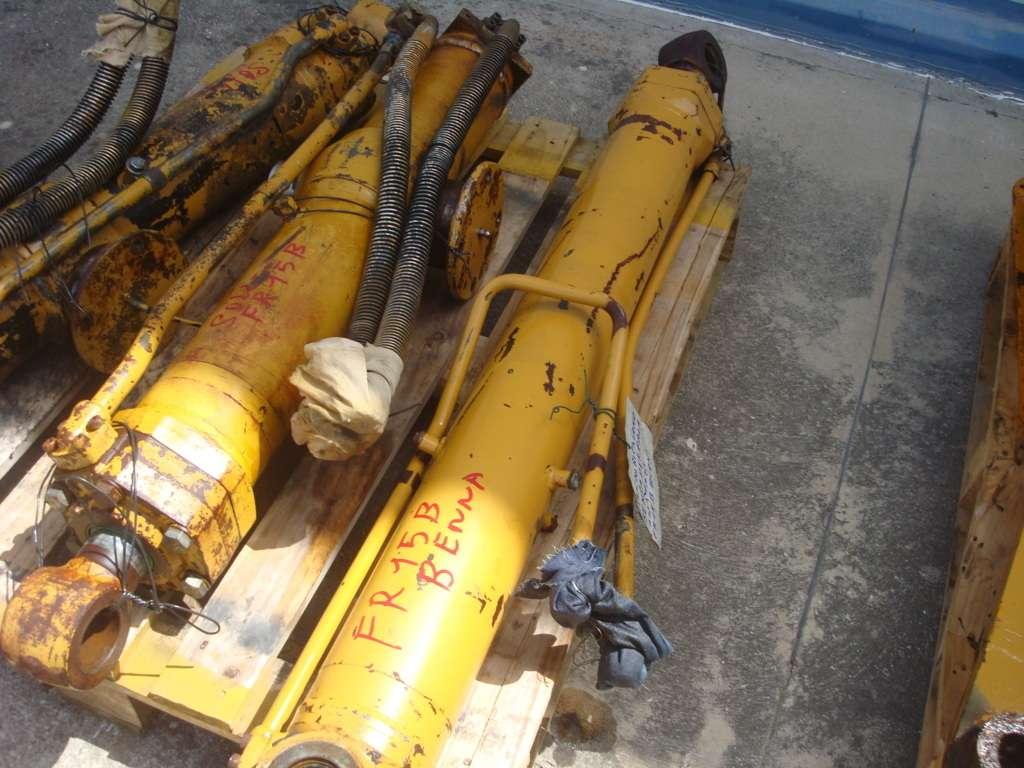 Bucket rotation piston for FR15B Photo 2