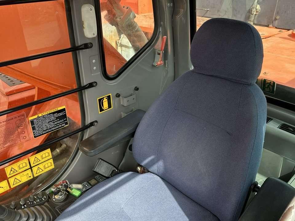 Hitachi ZX500LCH Photo 11