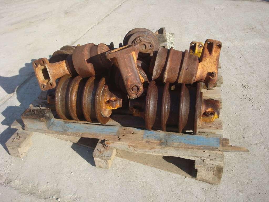Upper and lower rollers for DOZER AD20 Photo 1