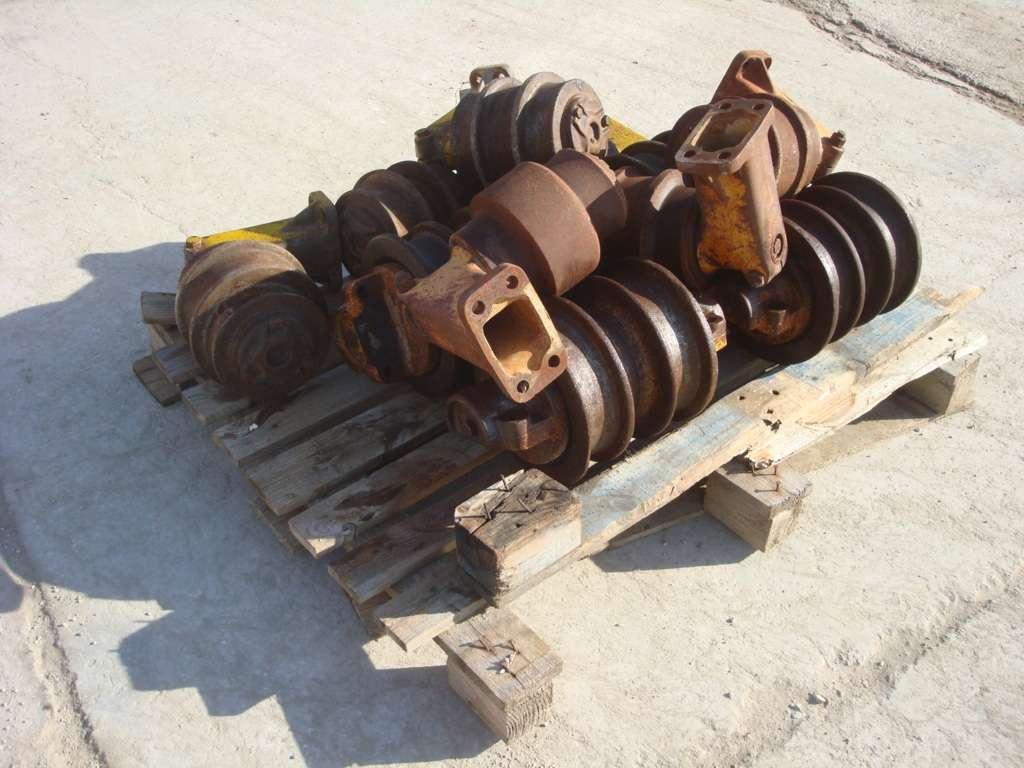 Upper and lower rollers for DOZER AD20 Photo 4