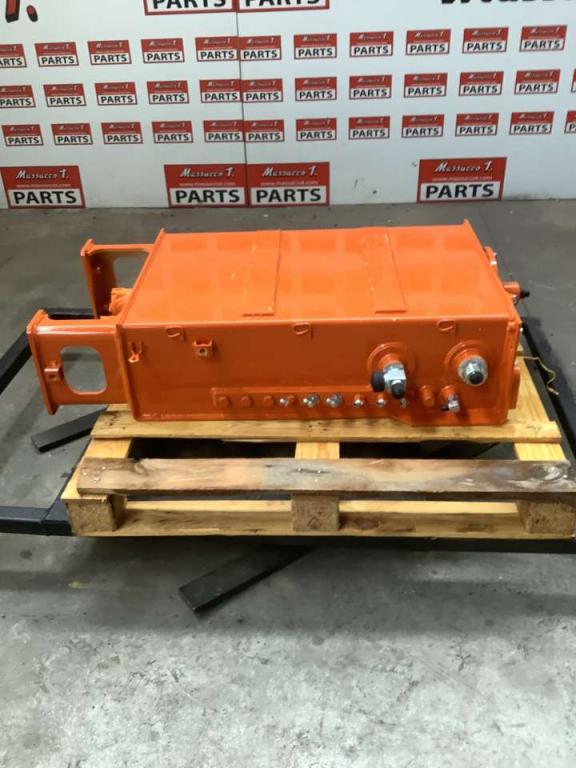 Oil tank for Hitachi ZX135 US-7 Photo 3
