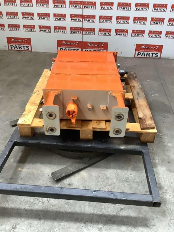 Oil tank for Hitachi ZX135 US-7 Photo 4