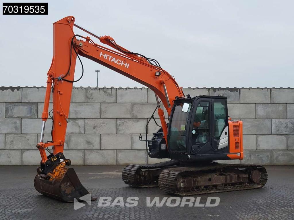 Hitachi ZX135 US-6 Inlc. New Chains + Sprockets Photo 2