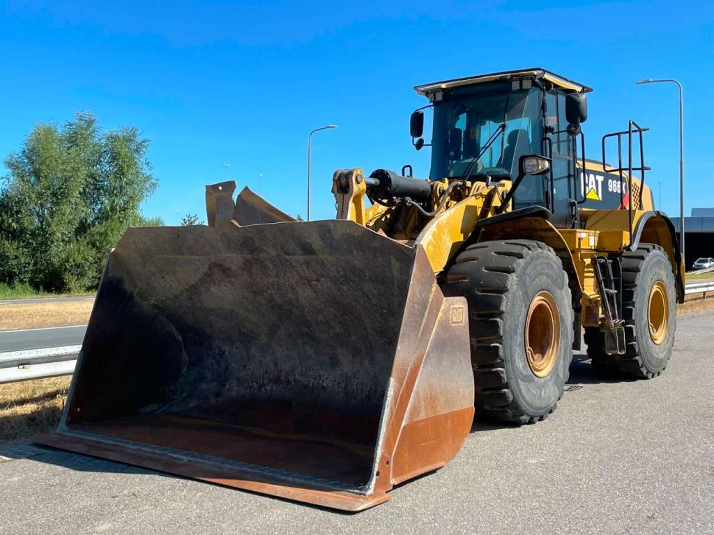 Caterpillar 966K Photo 2