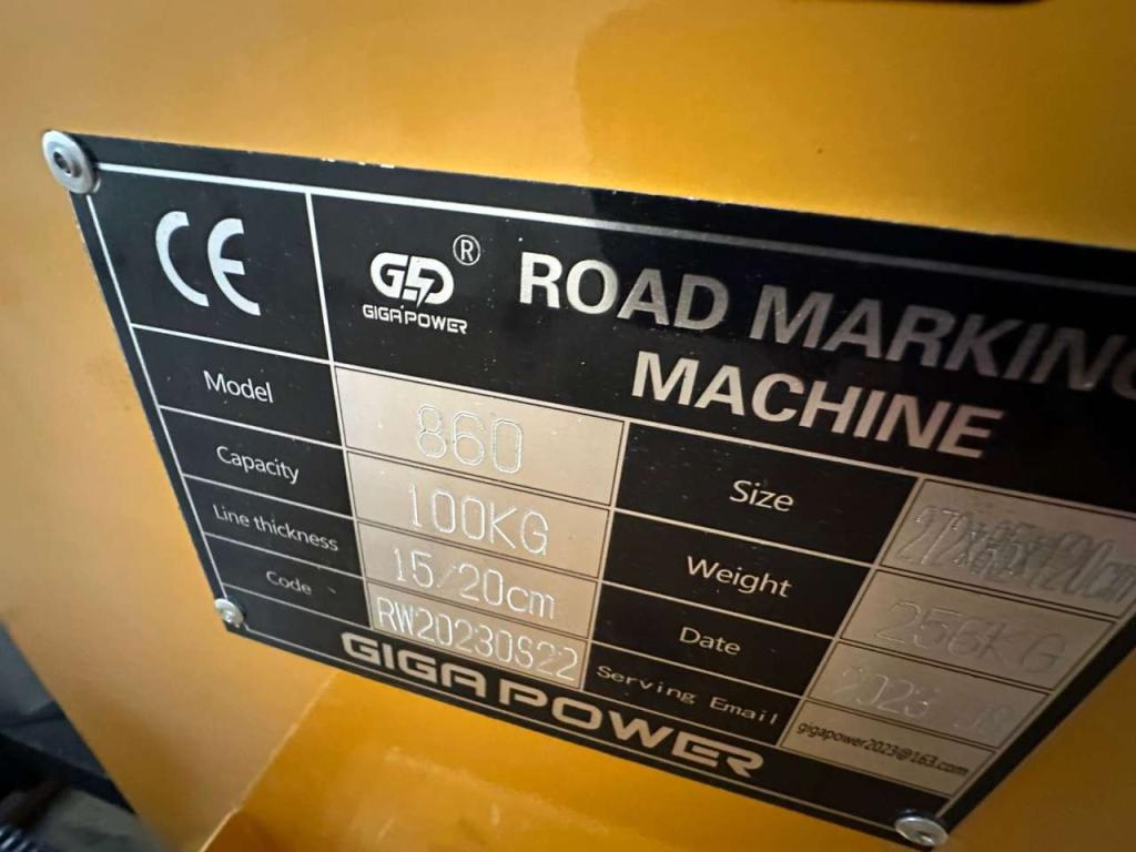 Giga Power 860 Road Marking Machine Photo 16