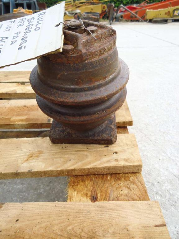 Carrier rollers for Fiat Allis FL4M-L Photo 3
