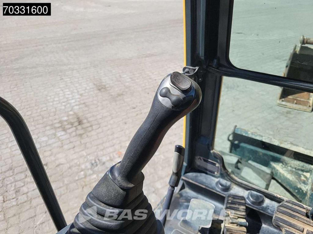 Hyundai R80 CR-9A A/C - 2 Buckets Photo 26