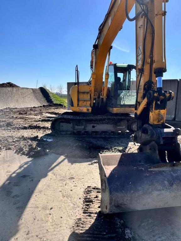 JCB JZ140LC Photo 1