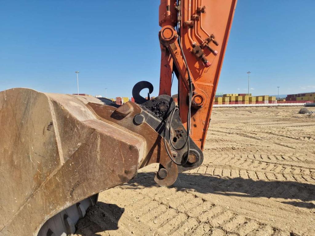 Hitachi ZX350LC-5B Photo 12