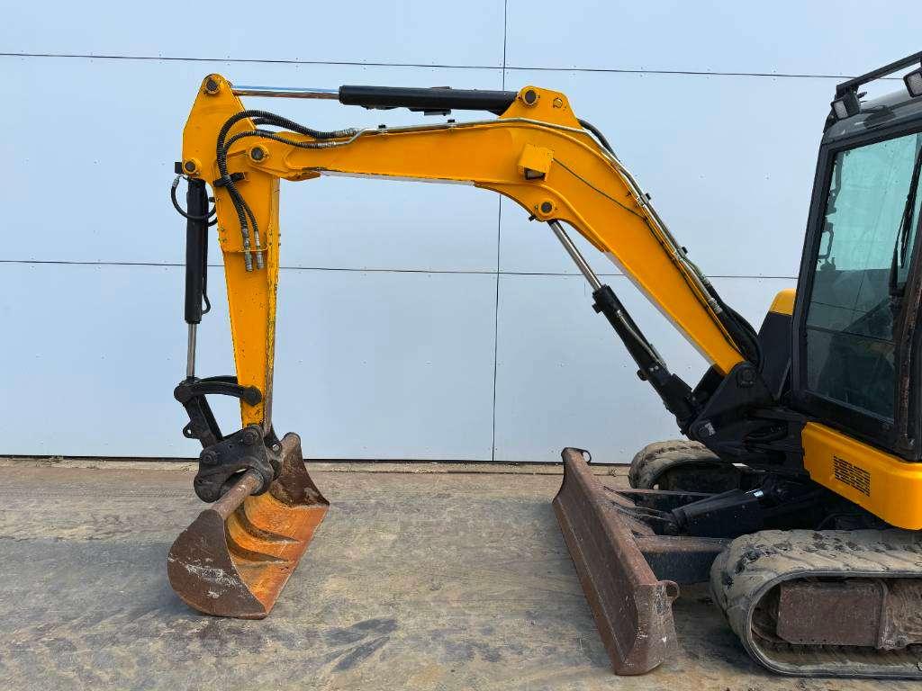 JCB 48Z-1 - Hammer Lines / Quick Coupler Photo 13