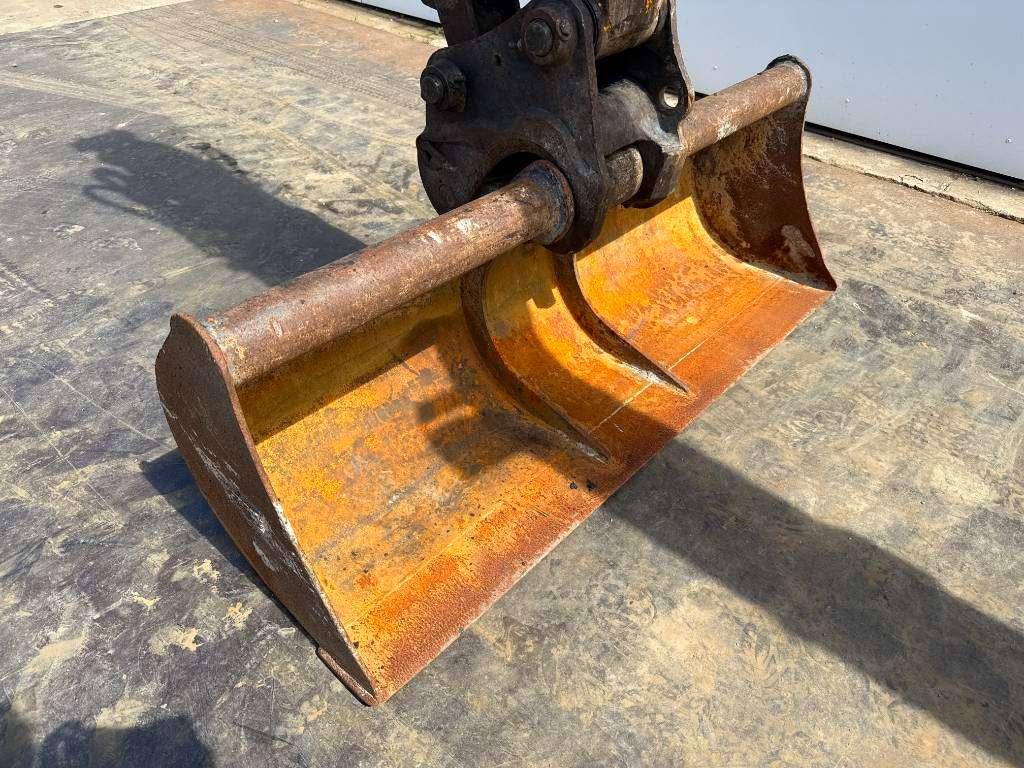 JCB 48Z-1 - Hammer Lines / Quick Coupler Photo 19