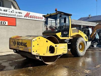 Bomag BW 216 DH-5 sold by Massucco T. Srl