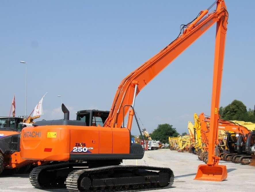 Hitachi ZX250LCN-5B Photo 13