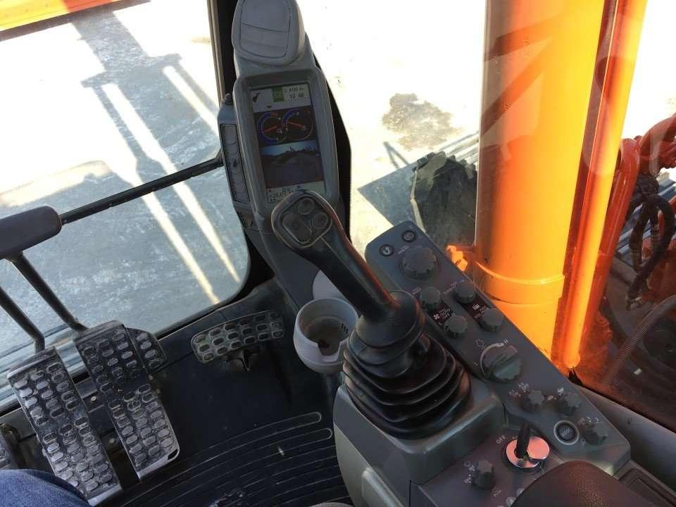 Hitachi ZX250LCN-5B Photo 9
