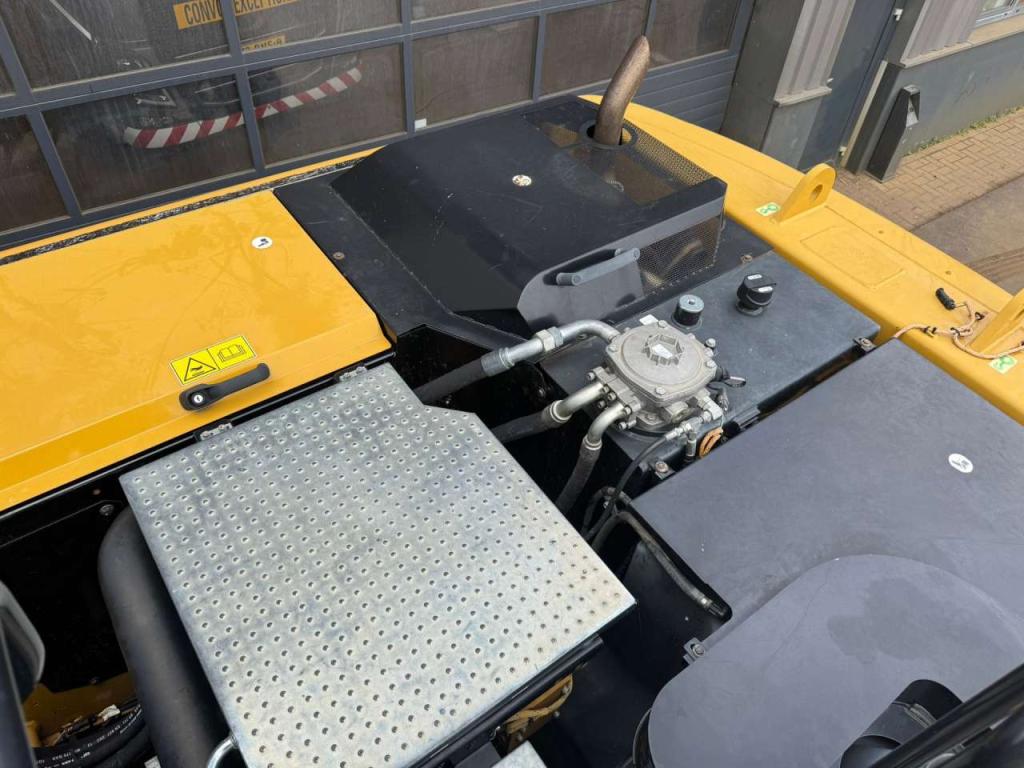 Caterpillar M320F Photo 18