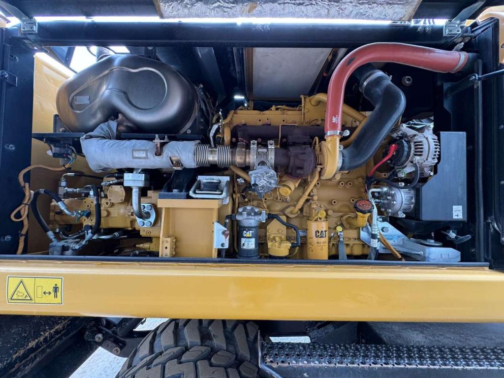 Caterpillar M320F Photo 23