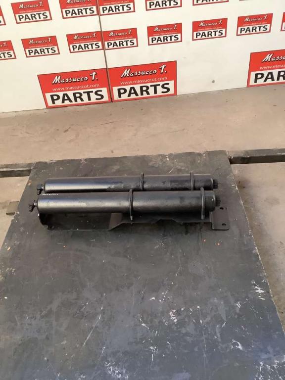 Accumulator for Hitachi ZW250-6 Photo 3