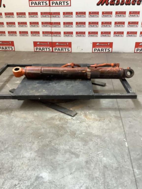 Lifting piston for Hitachi ZX85 Photo 1