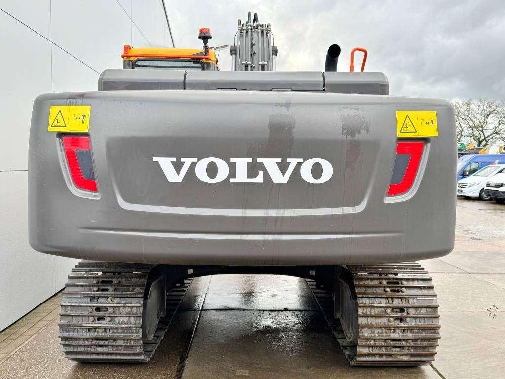 Volvo EC220D - New / Unused / 2025 Model Photo 4