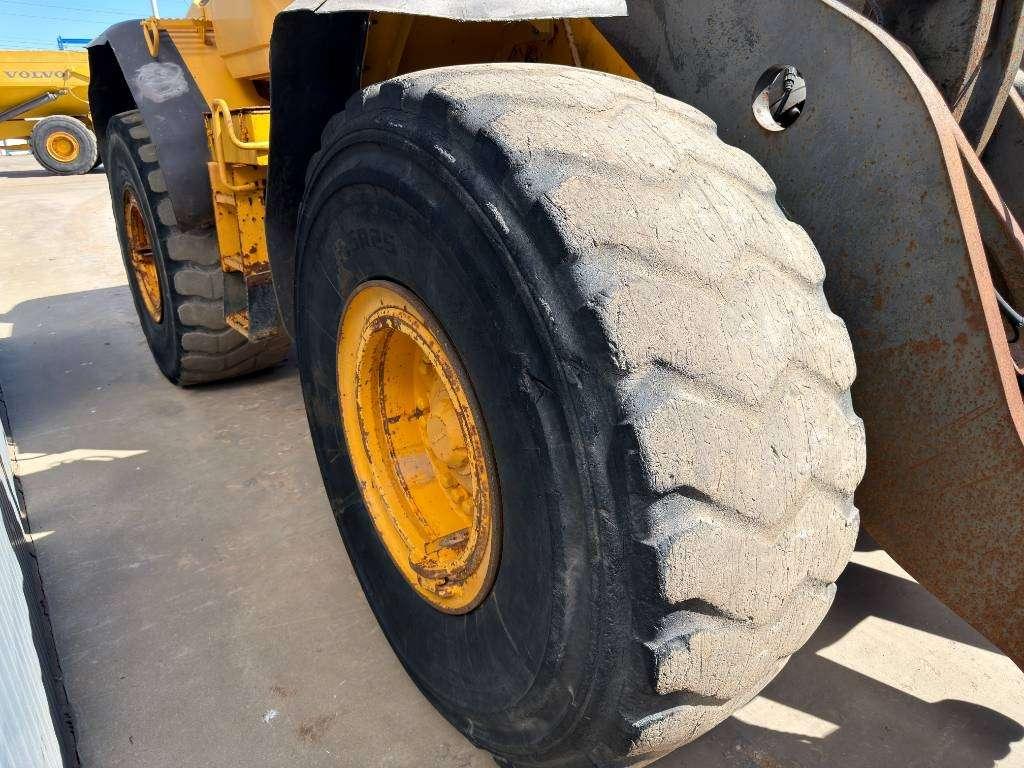 Volvo L120F Photo 27