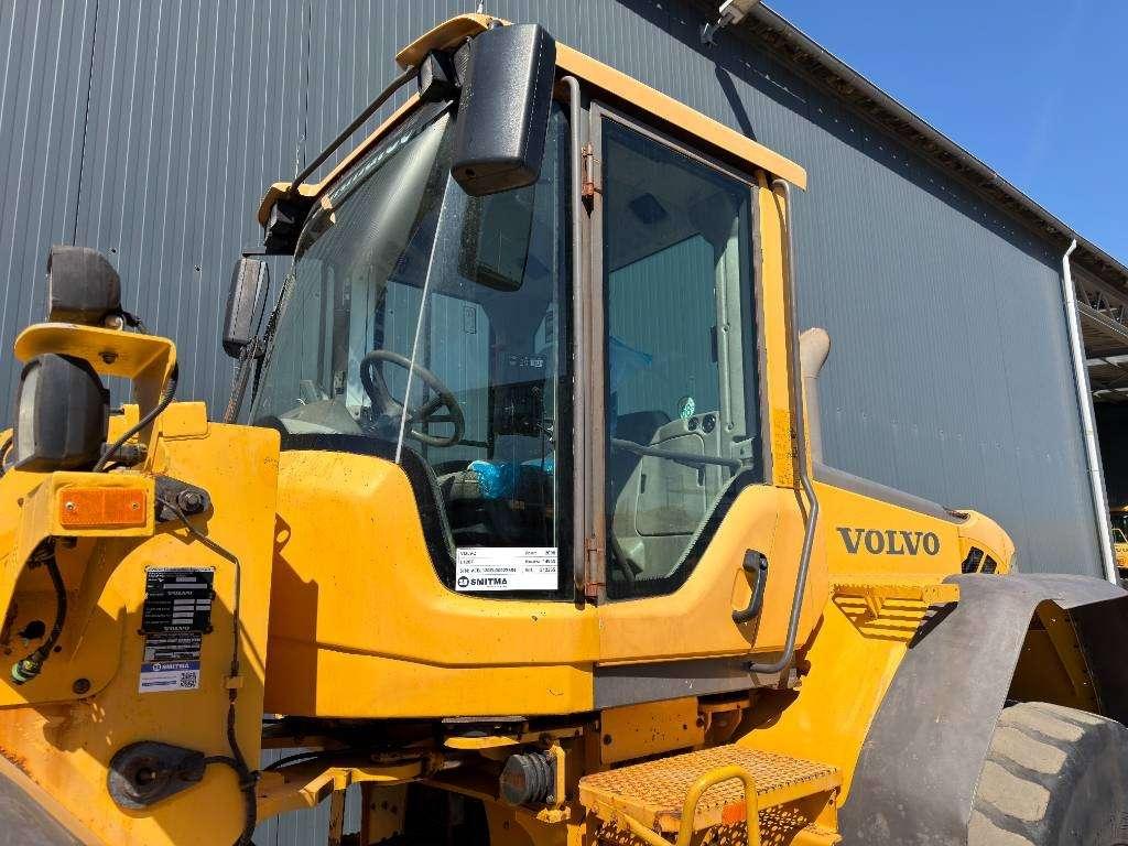 Volvo L120F Photo 9