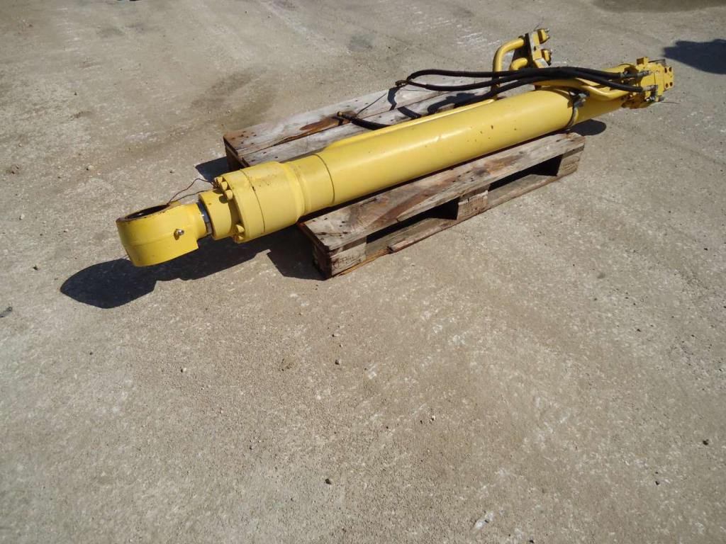 Lifting piston for New Holland 385B Photo 4