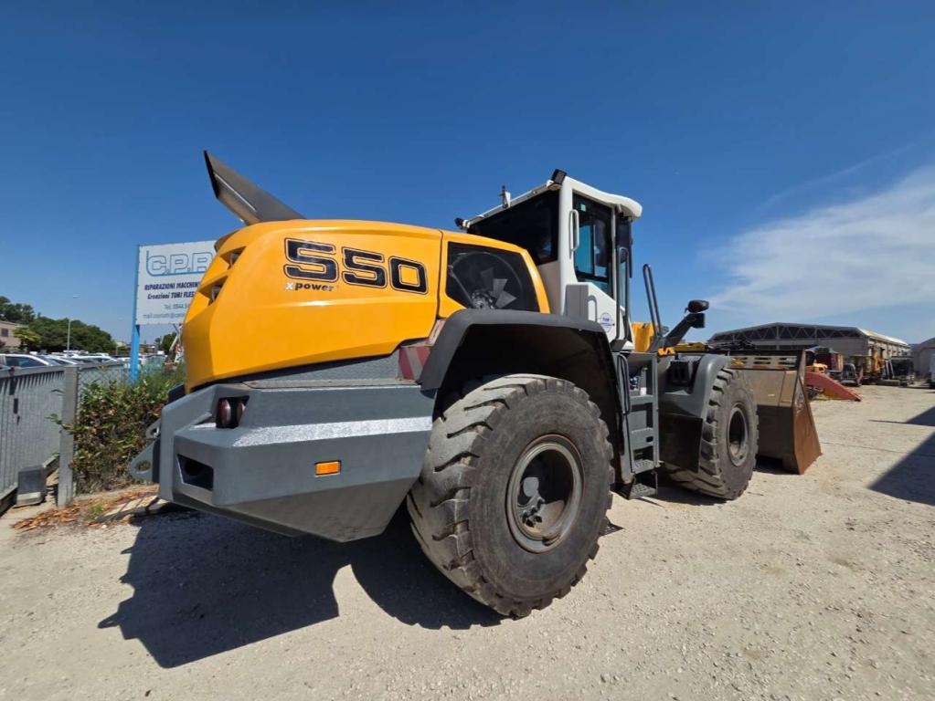 Liebherr L550 XPOWER Photo 17