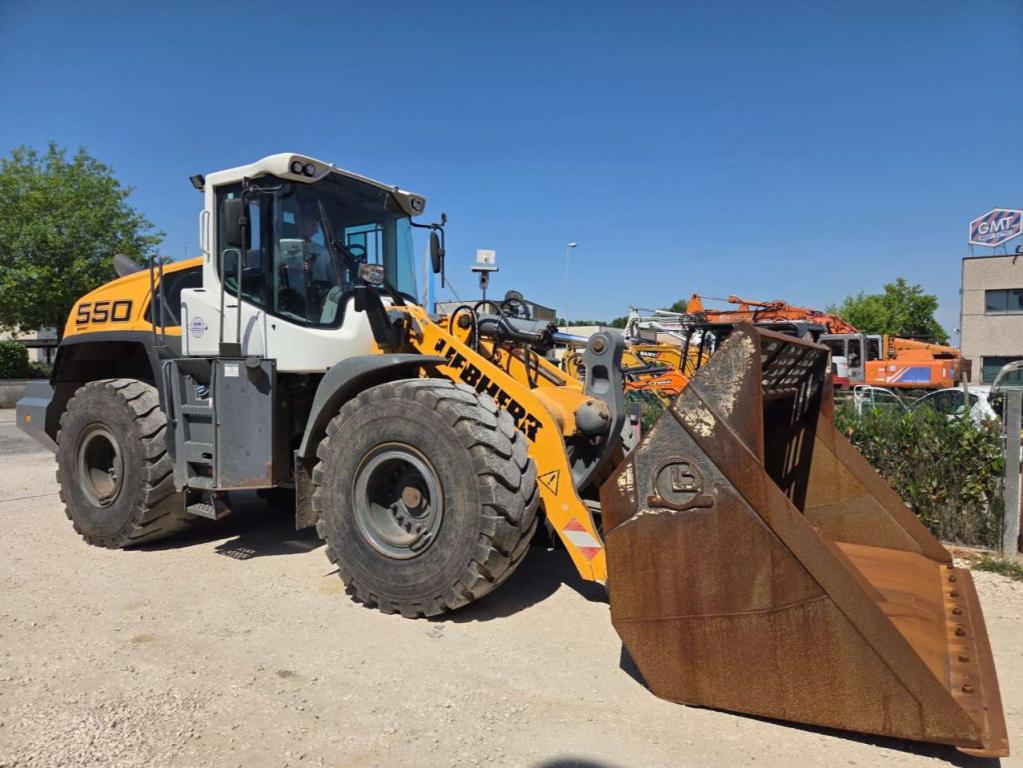Liebherr L550 XPOWER Photo 19