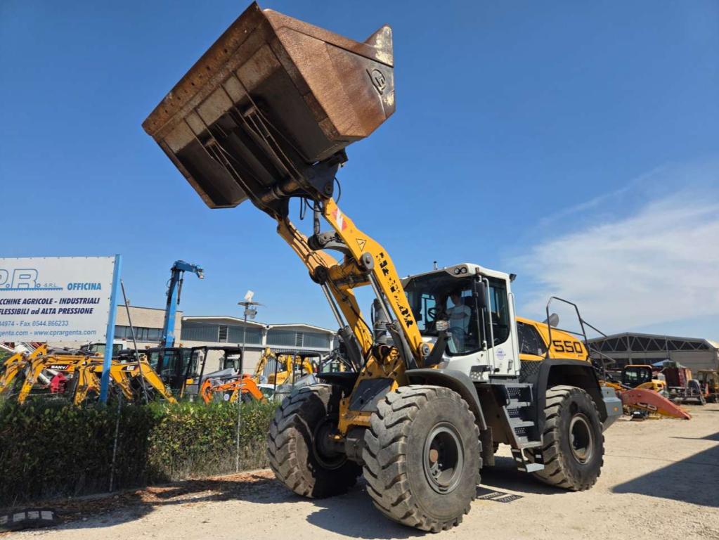 Liebherr L550 XPOWER Photo 2