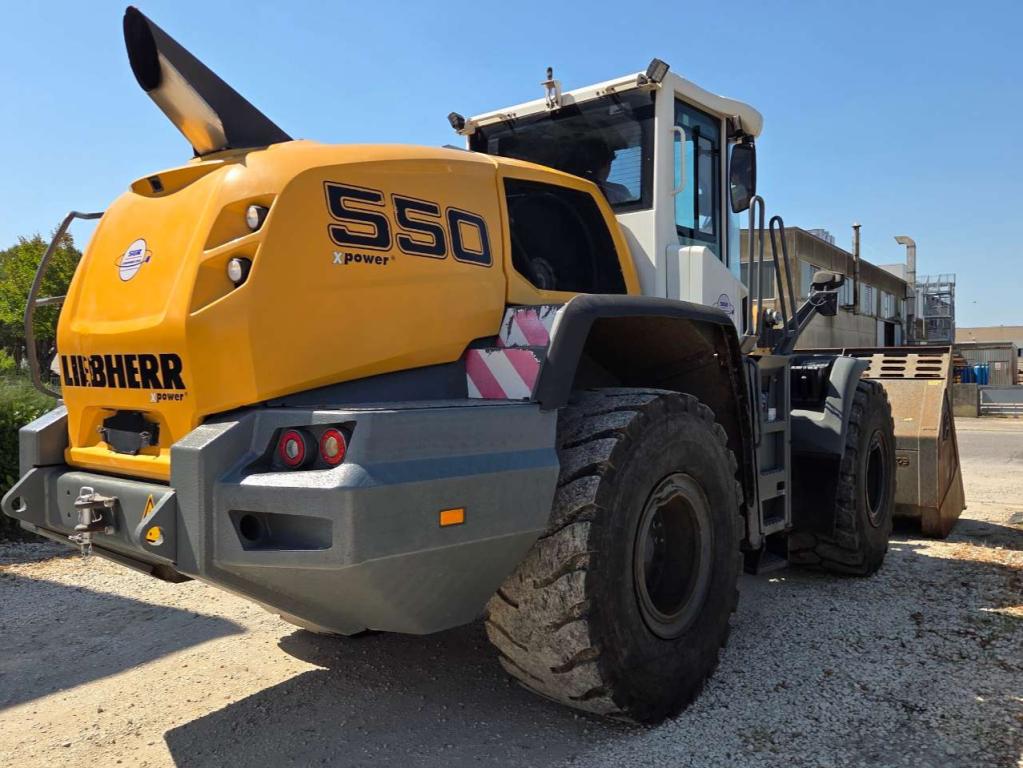 Liebherr L550 XPOWER Photo 6