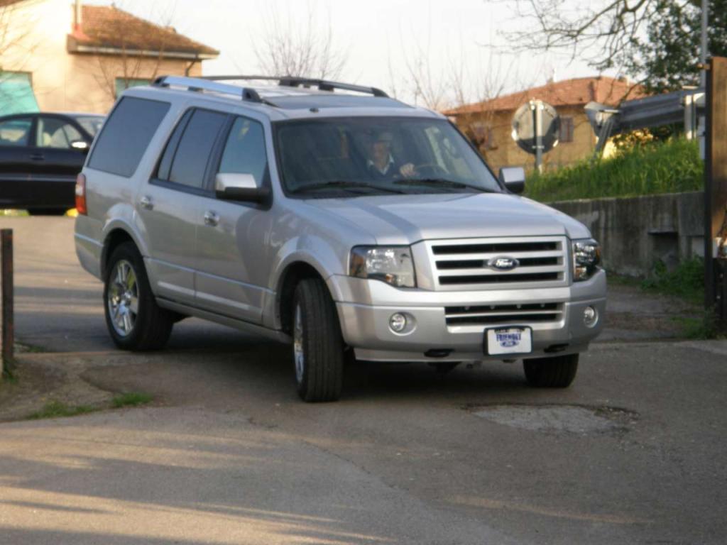 Ford Expedition Limite 4Wd Suv Photo 1