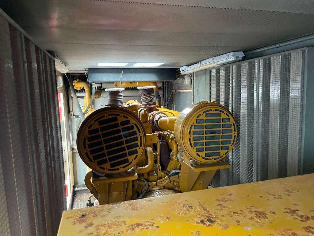 Caterpillar XQ2000 - 2.250 kVA Generator - DPX-12671 Photo 12