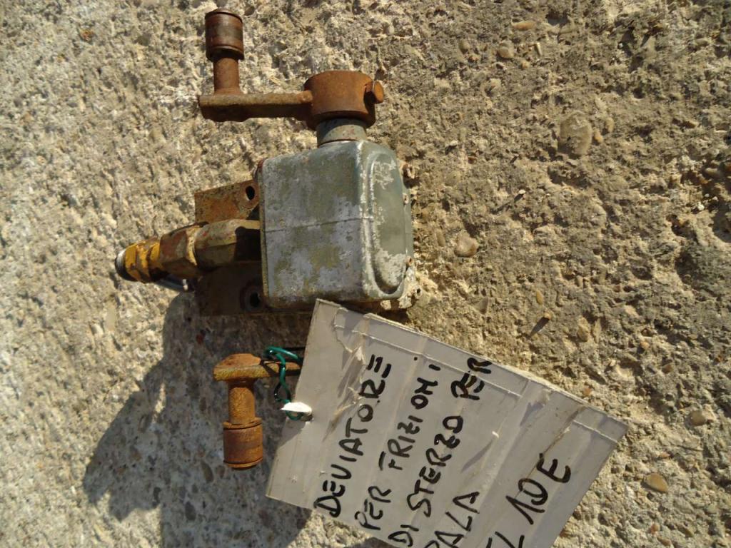 Steering clutch diverter for Fiat Allis FL10E Photo 4