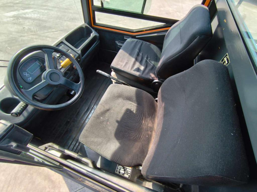 Still R07-25 Photo 5