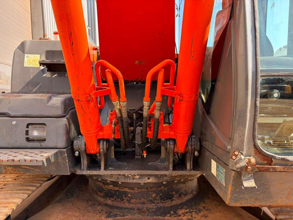 Hitachi ZX210LC-3 Photo 30