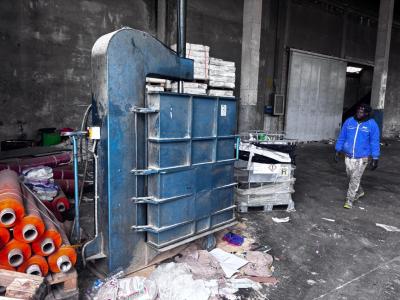 Square baler Photo 1