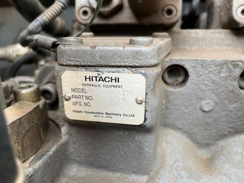 Hitachi ZX240N-3 Photo 13