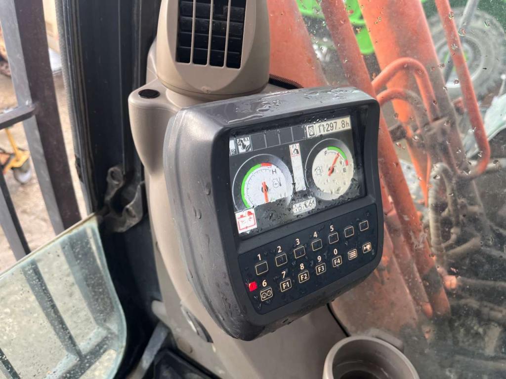 Hitachi ZX240N-3 Photo 4
