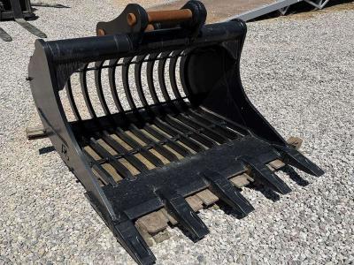 Multi-purpose skeleton bucket sold by Emme Service Srl