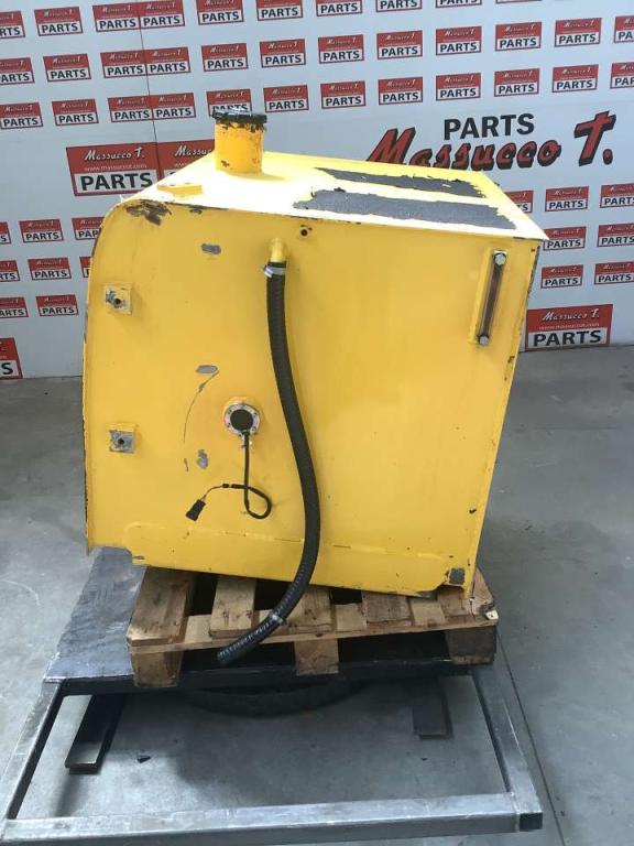 Diesel tank for New Holland E 385 Photo 2