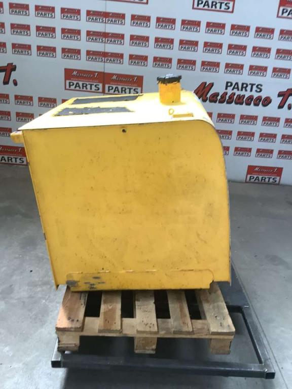 Diesel tank for New Holland E 385 Photo 4