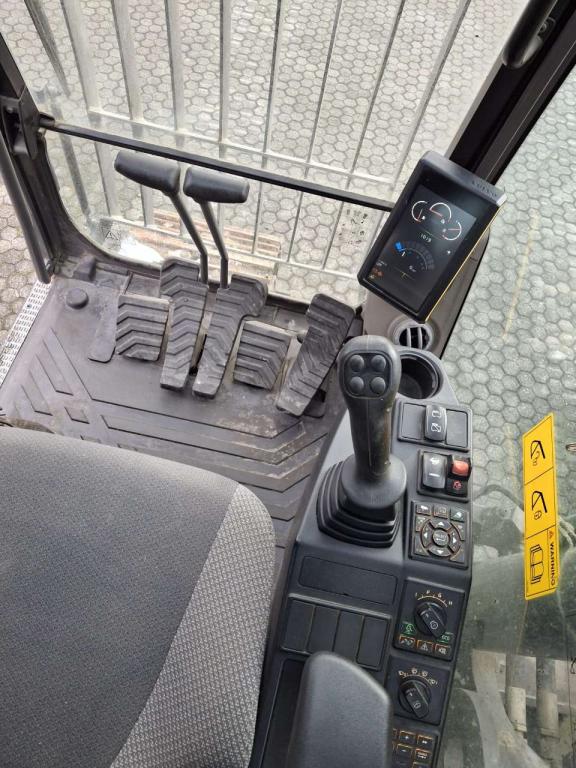 Volvo EC250E NL Photo 8