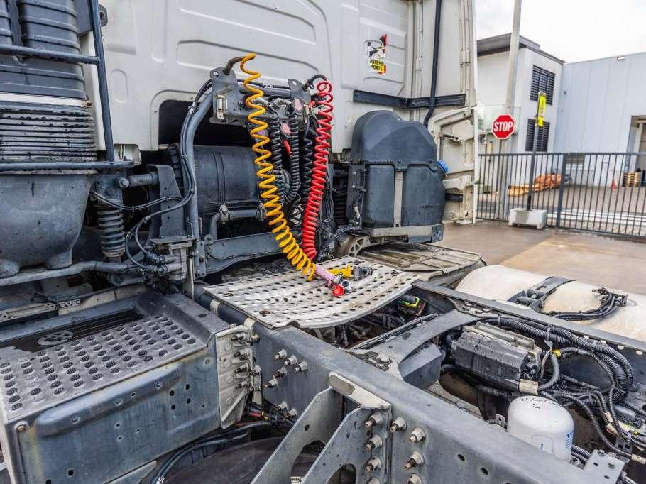 Volvo FH4 460 GLOB Photo 8