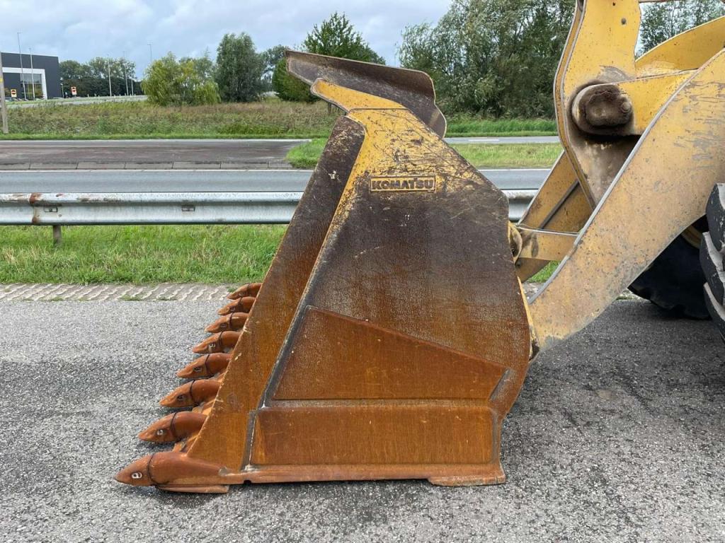 Komatsu WA470-6 Photo 10