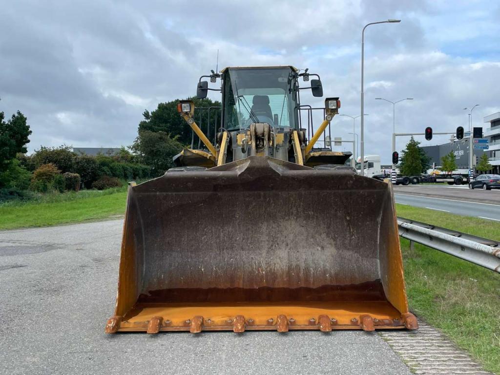 Komatsu WA470-6 Photo 8