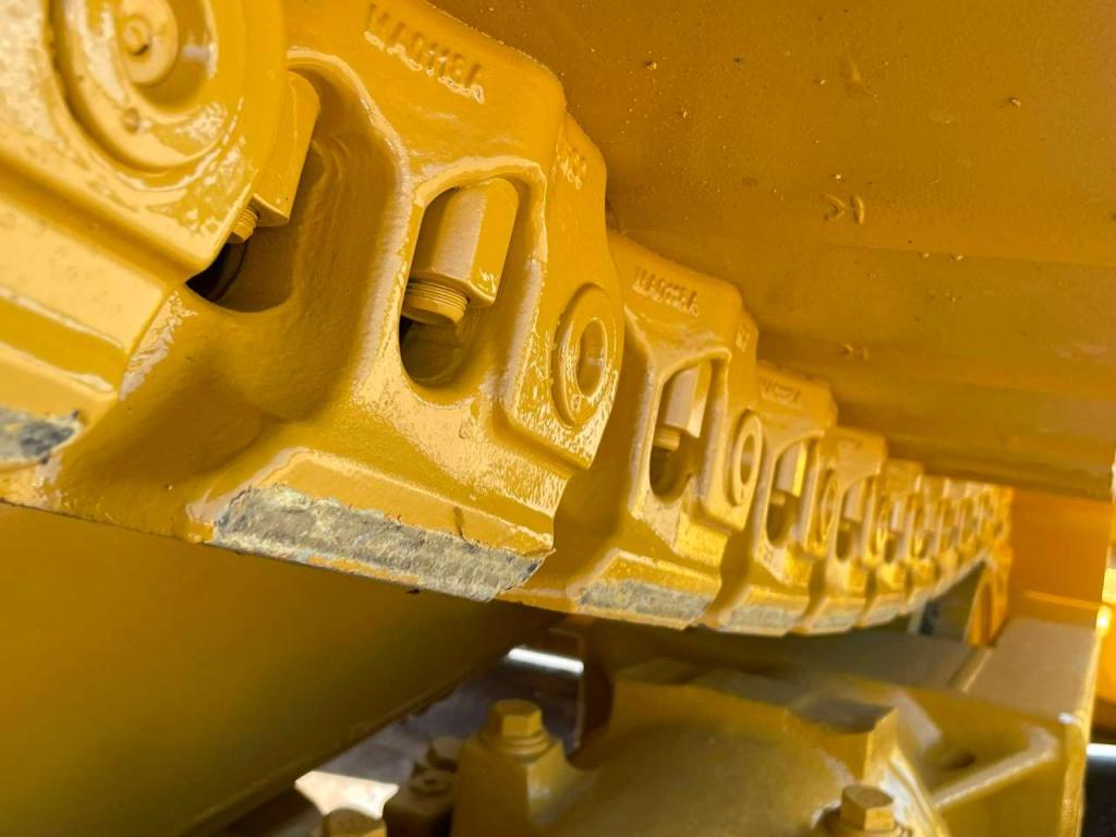 Caterpillar D8T - CE / EPA Photo 11