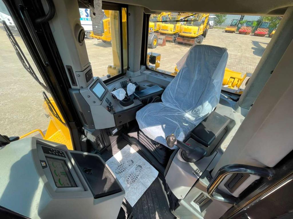Caterpillar D8T - CE / EPA Photo 14