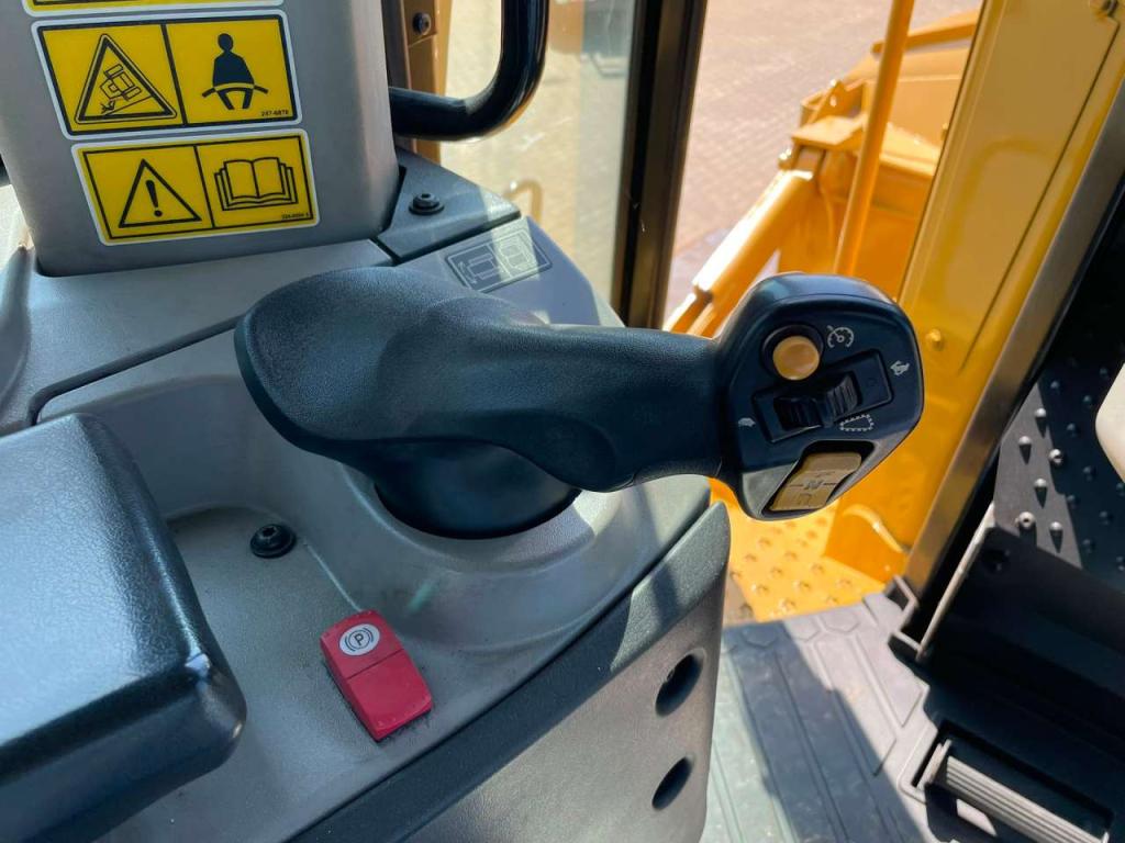 Caterpillar D8T - CE / EPA Photo 15