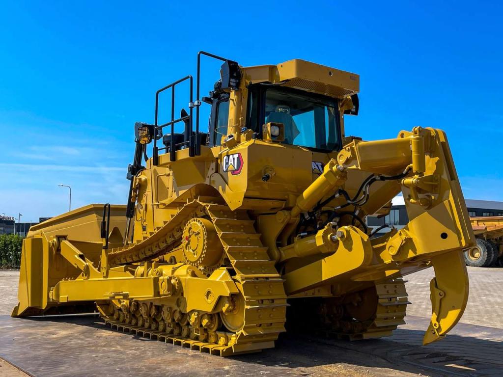 Caterpillar D8T - CE / EPA Photo 3