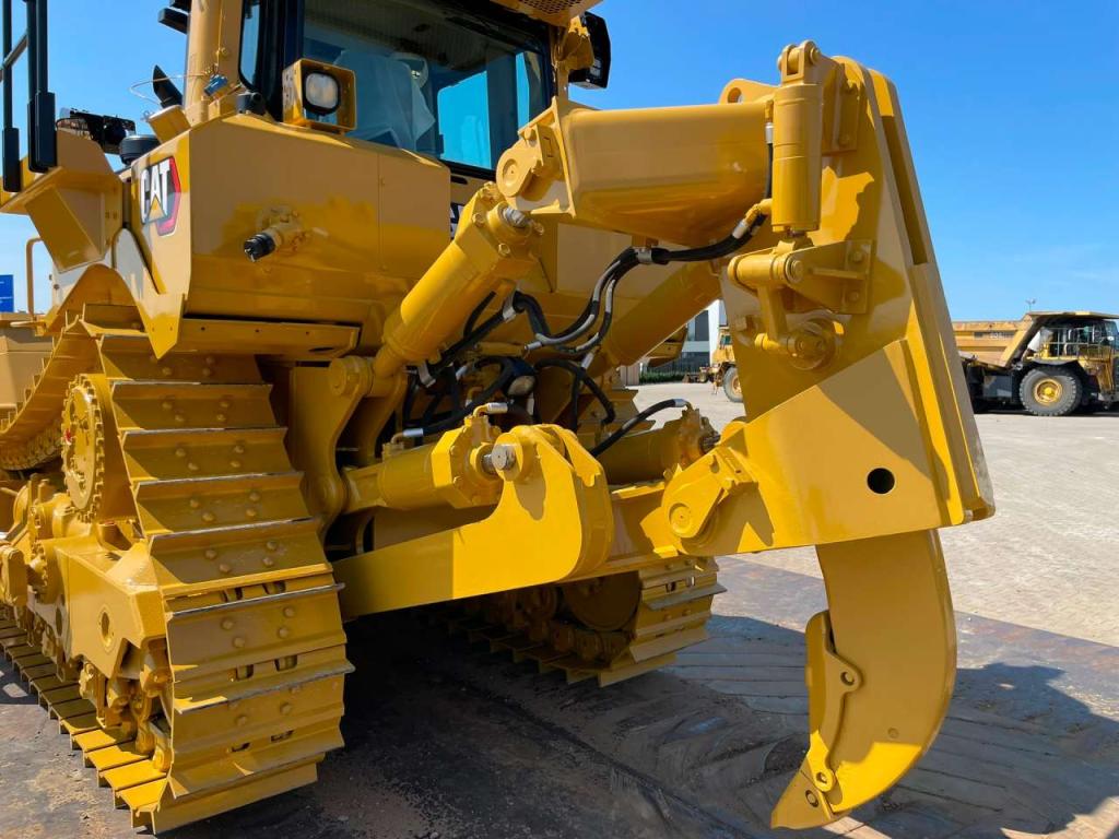 Caterpillar D8T - CE / EPA Photo 4
